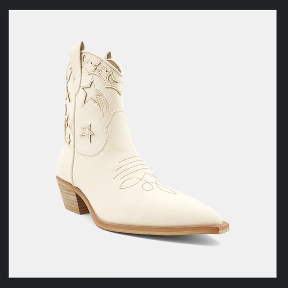 Valencia Cream Boots - Picture 6 of 6
